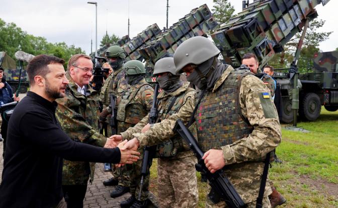 Бросок на Белгород: Зеленский идет ва-банк, сводя с ума полевых командиров ВСУ - СвПресса - Новости. Новости 5 августа 2024. Новости 5.08.2024. Новости России. Новости сегодня. Новости России и мира. Новости мира и России.